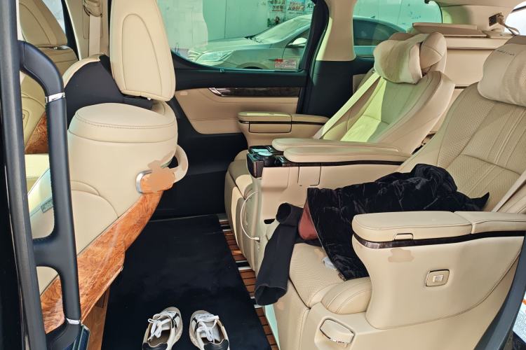 Used Toyota Vellfire 2021 Crown Dual-Engine 2.5L HV Supreme Edition Left Rear Seat