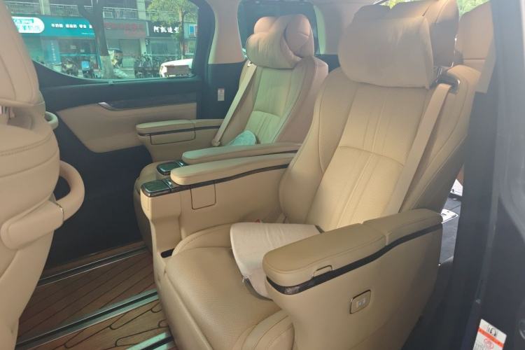 Used Toyota Vellfire 2021 Crown Dual-Engine 2.5L HV Supreme Edition Left Rear Seat