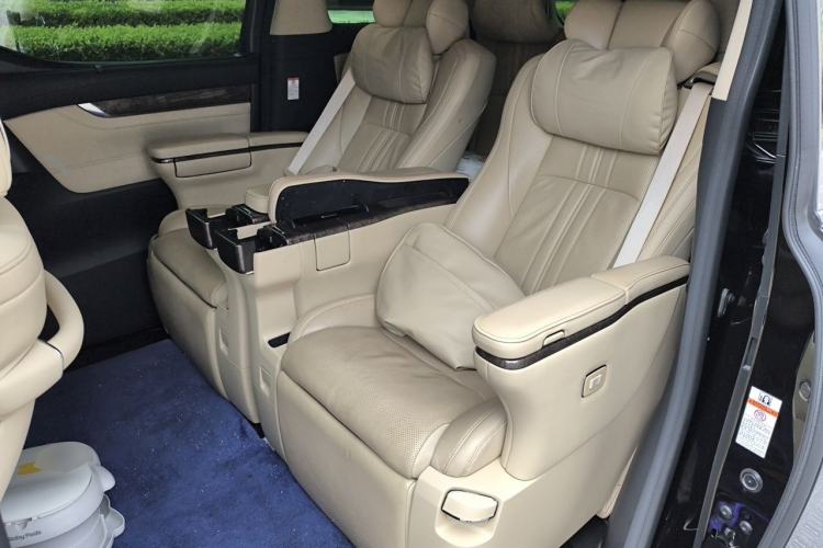 Used Toyota Vellfire 2021 Crown Dual-Engine 2.5L HV Supreme Edition Left Rear Seat