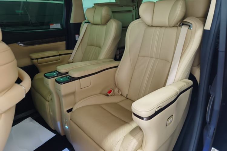 Used Toyota Vellfire 2021 Crown Dual-Engine 2.5L HV Prestige Edition Left Rear Seat