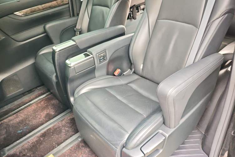 Used Toyota Vellfire 2021 Crown Dual-Engine 2.5L HV Luxury Edition Left Rear Seat
