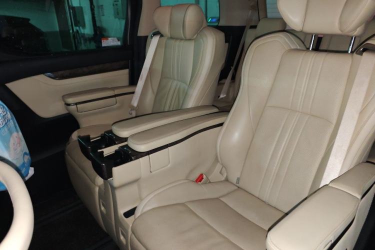 Used Toyota Vellfire 2021 Crown Dual-Engine 2.5L HV Prestige Edition Left Rear Seat