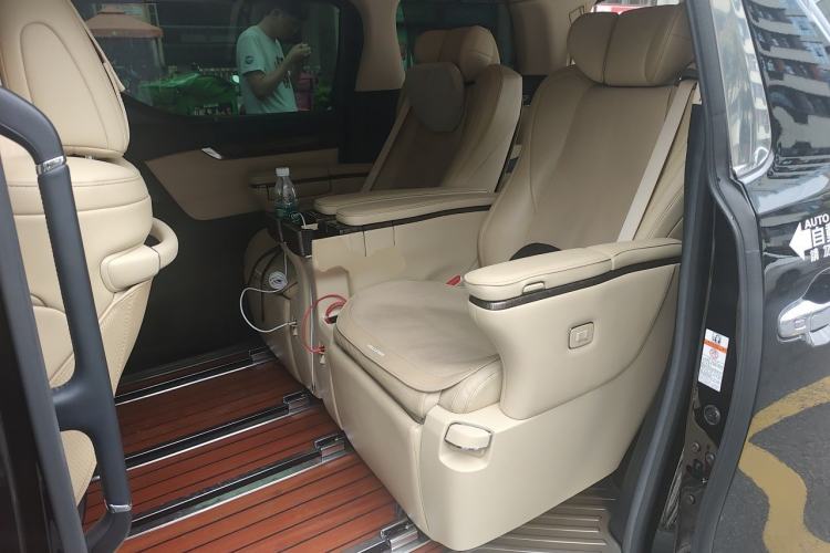 Used Toyota Vellfire 2021 Crown Dual-Engine 2.5L HV Prestige Edition Left Rear Seat