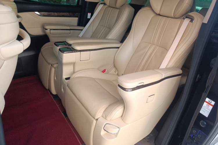 Used Toyota Vellfire 2021 Crown Dual-Engine 2.5L HV Prestige Edition Left Rear Seat