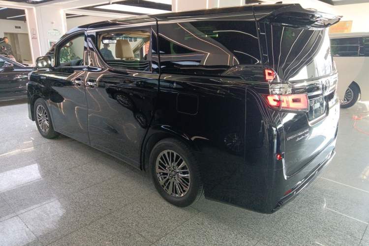 Used Toyota Vellfire 2021 Crown Dual-Engine 2.5L HV Prestige Edition Left Side