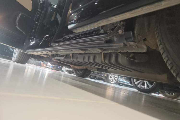 Used Toyota Vellfire 2021 Crown Dual-Engine 2.5L HV Prestige Edition Left Side Sill