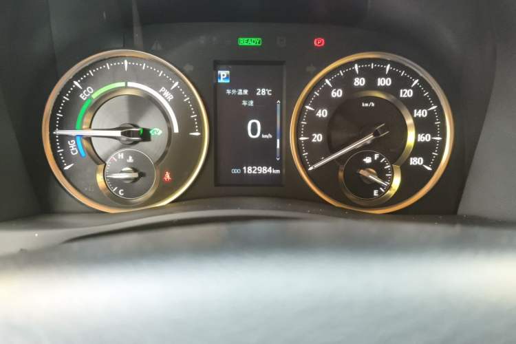 Used Toyota Vellfire 2021 Crown Dual-Engine 2.5L HV Supreme Edition Odometer Close Up