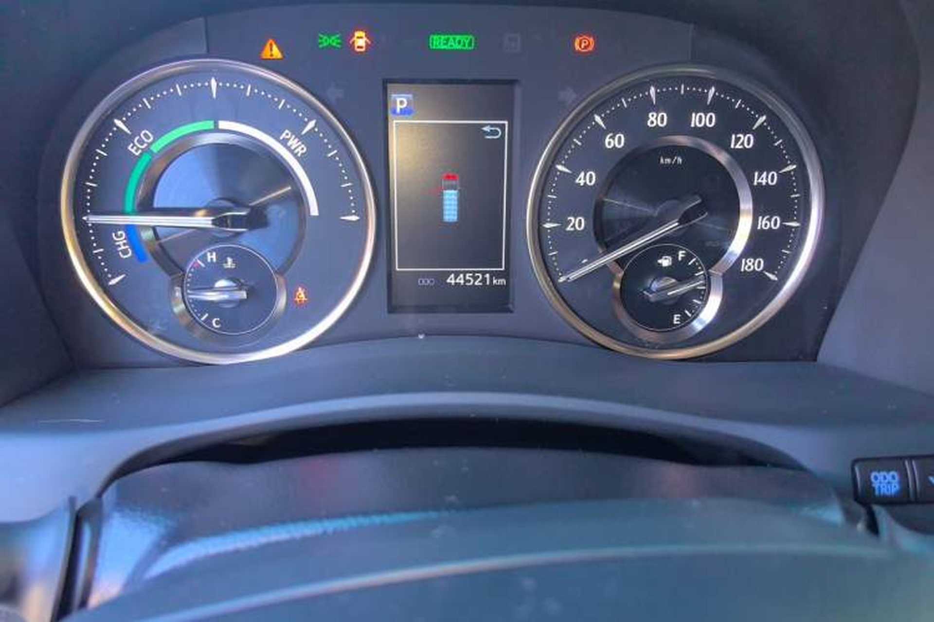 Used Toyota Vellfire 2021 Crown Dual-Engine 2.5L HV Supreme Edition Odometer Close Up