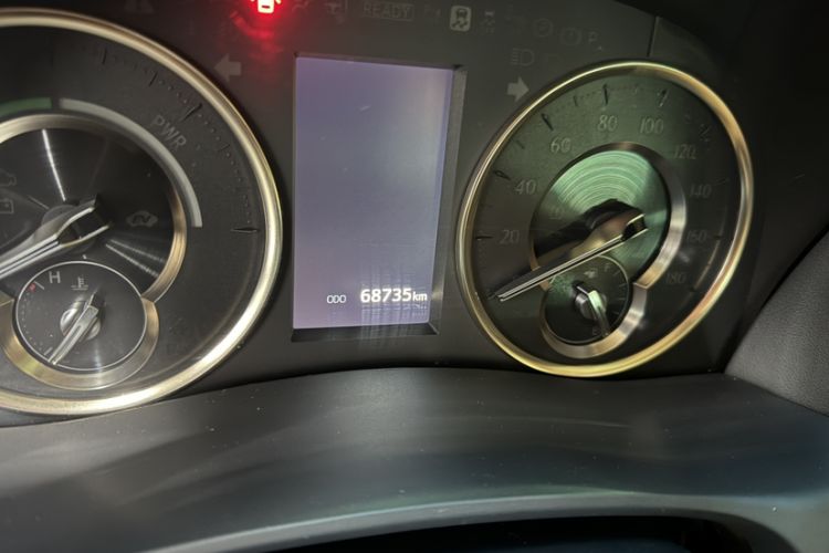 Used Toyota Vellfire 2021 Crown Dual-Engine 2.5L HV Supreme Edition Odometer Close Up