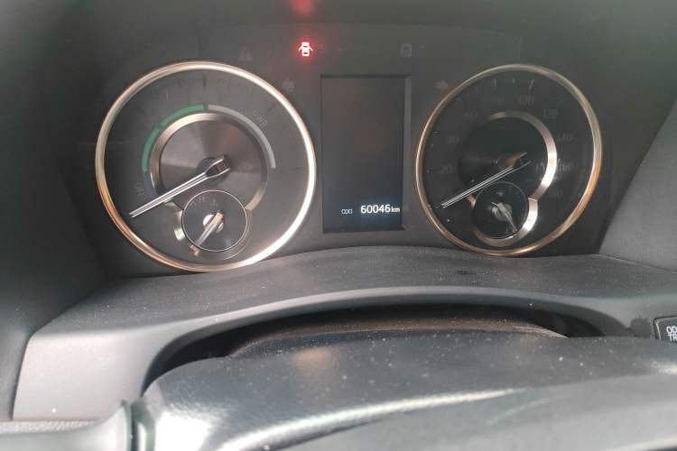 Used Toyota Vellfire 2021 Crown Dual-Engine 2.5L HV Prestige Edition Odometer Close Up