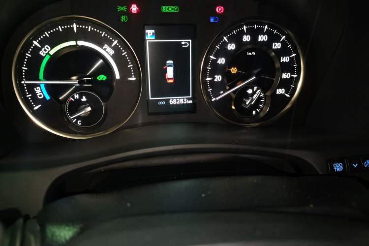 Used Toyota Vellfire 2021 Crown Dual-Engine 2.5L HV Luxury Edition Odometer Close Up