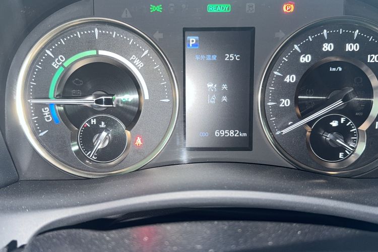 Used Toyota Vellfire 2021 Crown Dual-Engine 2.5L HV Supreme Edition Odometer Close Up