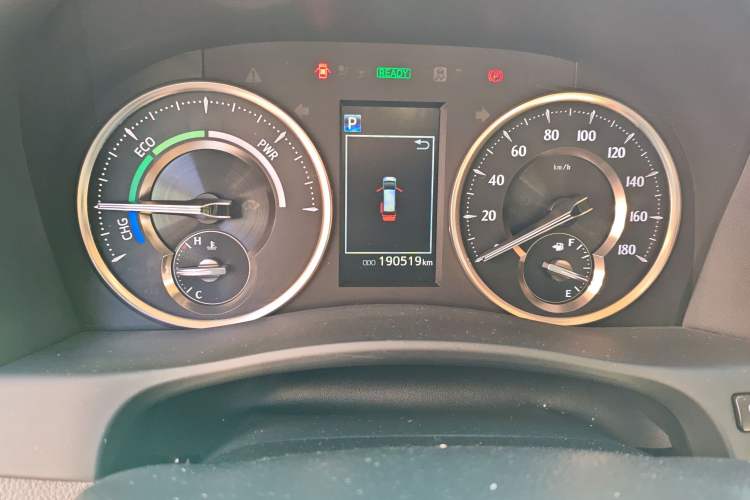 Used Toyota Vellfire 2021 Crown Dual-Engine 2.5L HV Supreme Edition Odometer Close Up