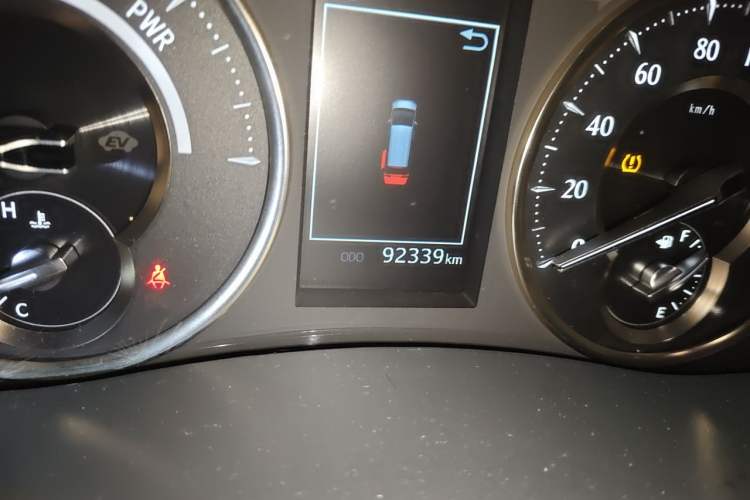 Used Toyota Vellfire 2021 Crown Dual-Engine 2.5L HV Prestige Edition Odometer Close Up