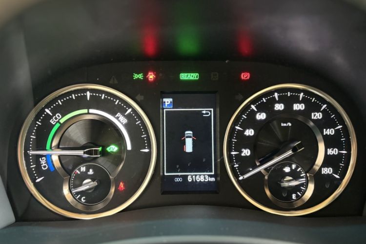 Used Toyota Vellfire 2021 Crown Dual-Engine 2.5L HV Prestige Edition Odometer Close Up