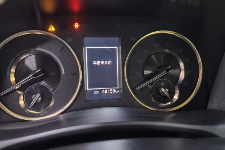 Used Toyota Vellfire 2021 Crown Dual-Engine 2.5L HV Supreme Edition Odometer Close Up