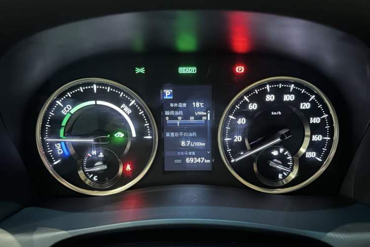 Used Toyota Vellfire 2021 Crown Dual-Engine 2.5L HV Supreme Edition Odometer Close Up