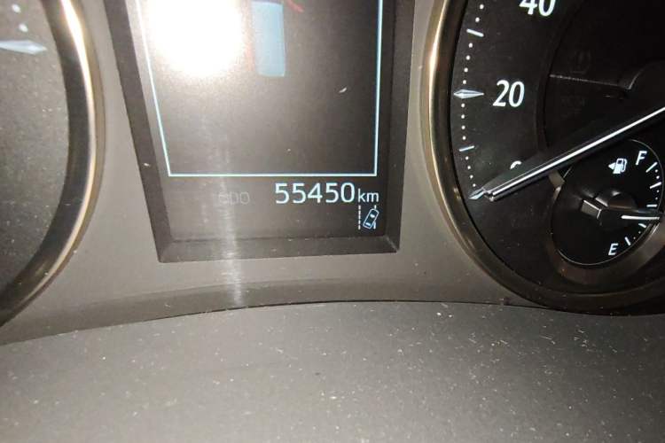 Used Toyota Vellfire 2021 Crown Dual-Engine 2.5L HV Prestige Edition Odometer Close Up