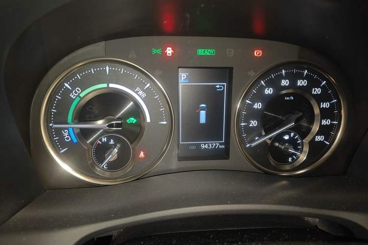Used Toyota Vellfire 2021 Crown Dual-Engine 2.5L HV Luxury Edition Odometer Close Up