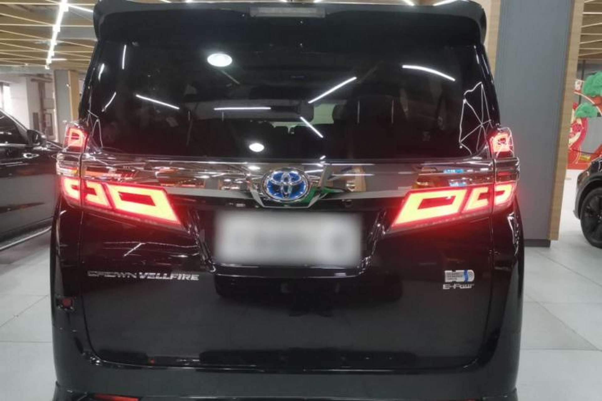 Used Toyota Vellfire 2021 Crown Dual-Engine 2.5L HV Luxury Edition Rear