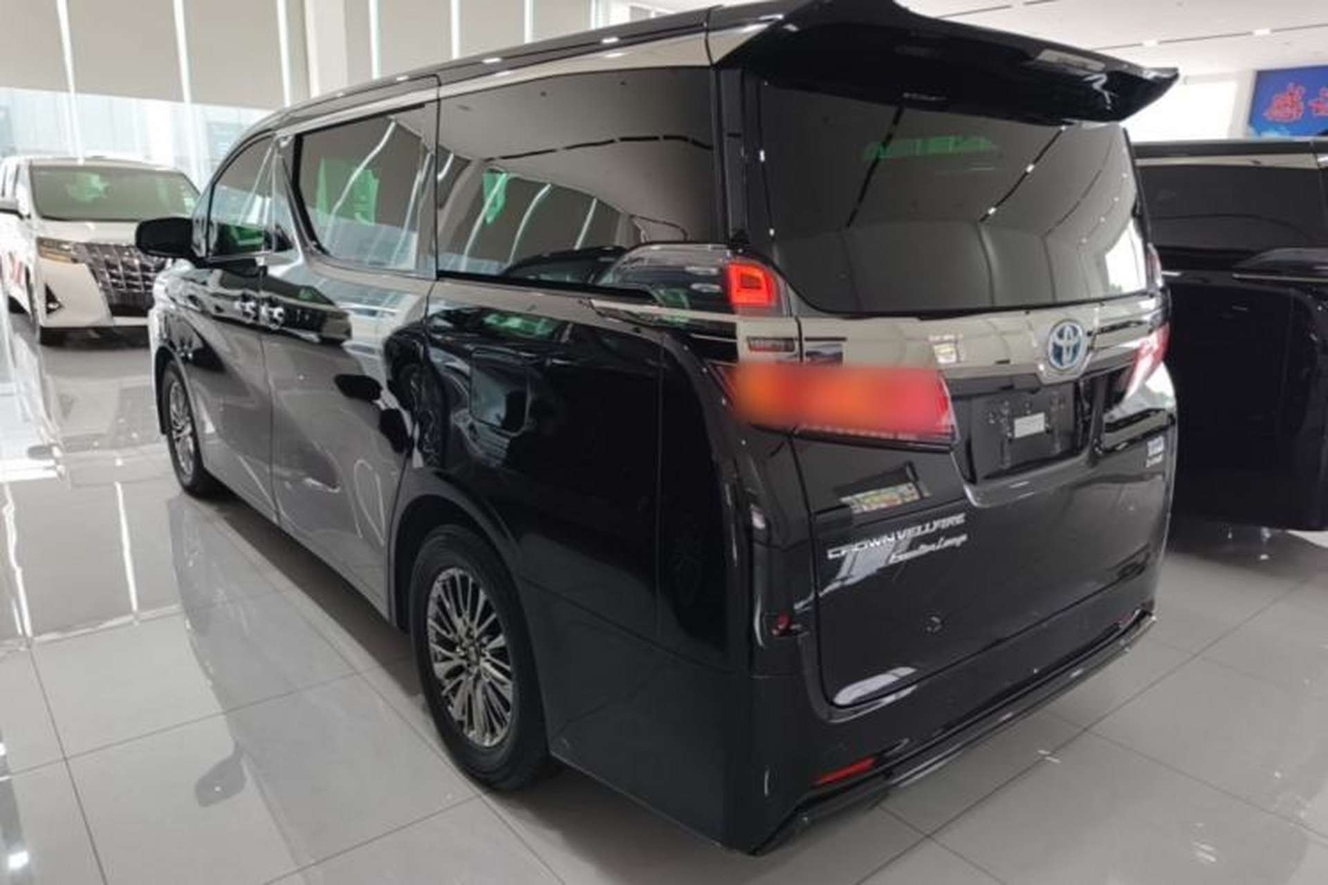 Used Toyota Vellfire 2021 Crown Dual-Engine 2.5L HV Prestige Edition Rear Left 45 Deg
