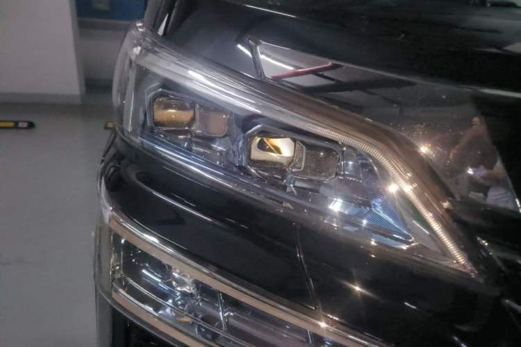 Used Toyota Vellfire 2021 Crown Dual-Engine 2.5L HV Luxury Edition Right Front Headlight