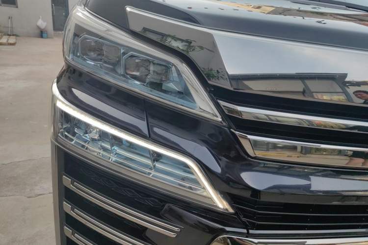 Used Toyota Vellfire 2021 Crown Dual-Engine 2.5L HV Supreme Edition Right Front Headlight