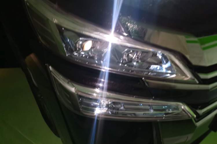 Used Toyota Vellfire 2021 Crown Dual-Engine 2.5L HV Luxury Edition Right Front Headlight