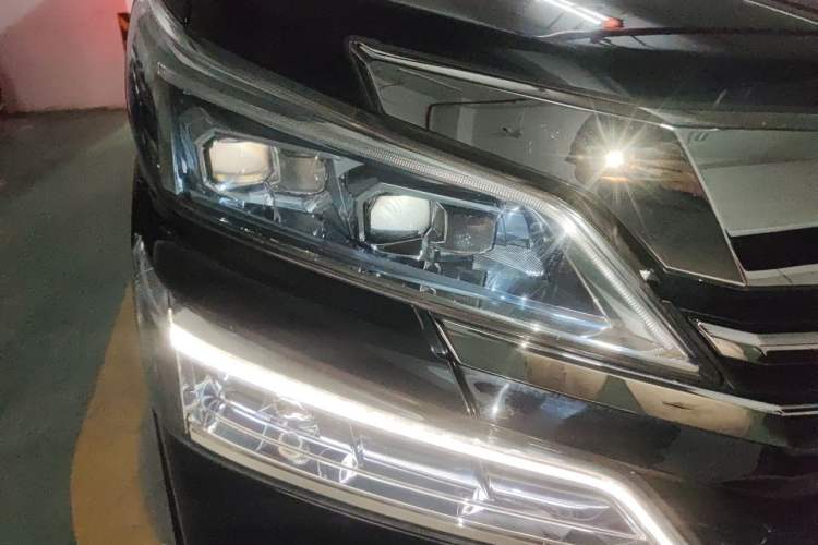 Used Toyota Vellfire 2021 Crown Dual-Engine 2.5L HV Prestige Edition Right Front Headlight