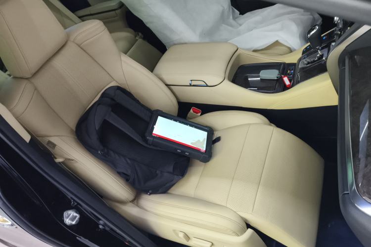 Used Toyota Vellfire 2021 Crown Dual-Engine 2.5L HV Prestige Edition Right Front Seat