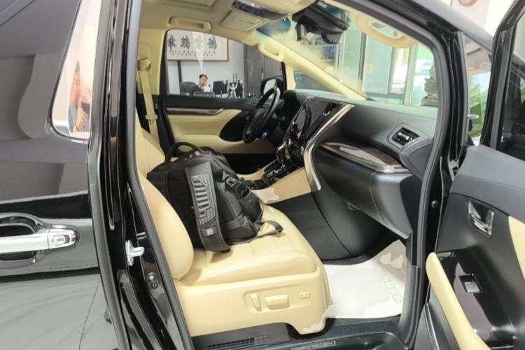 Used Toyota Vellfire 2021 Crown Dual-Engine 2.5L HV Supreme Edition Right Front Seat