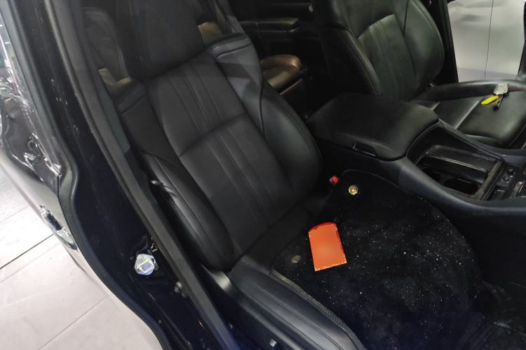 Used Toyota Vellfire 2021 Crown Dual-Engine 2.5L HV Prestige Edition Right Front Seat