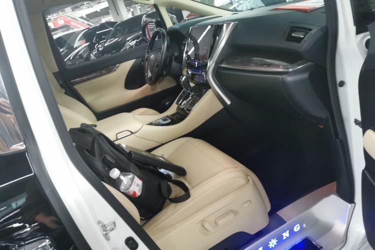 Used Toyota Vellfire 2021 Crown Dual-Engine 2.5L HV Supreme Edition Right Front Seat