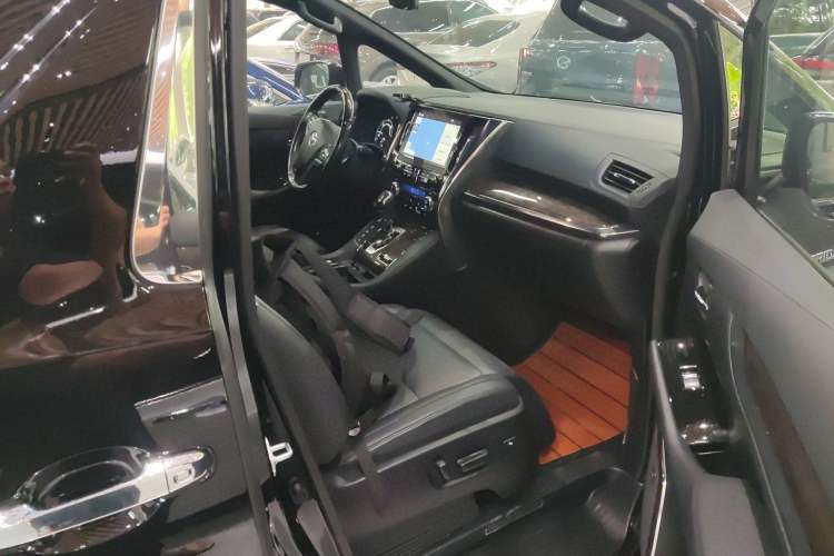 Used Toyota Vellfire 2021 Crown Dual-Engine 2.5L HV Prestige Edition Right Front Seat