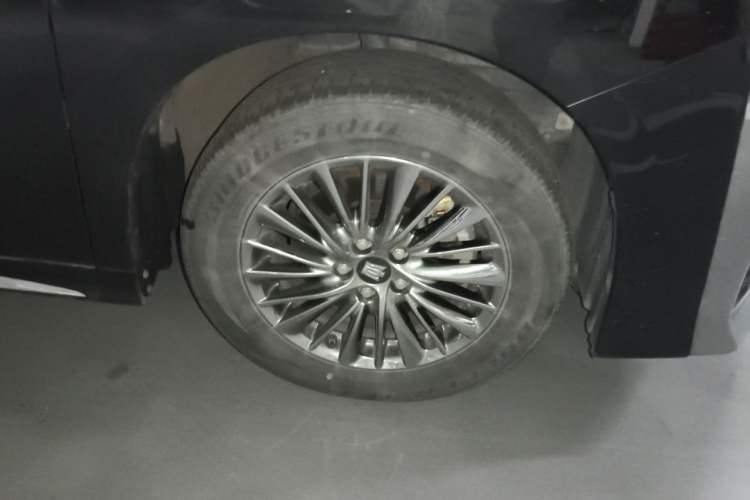 Used Toyota Vellfire 2021 Crown Dual-Engine 2.5L HV Supreme Edition Right Front Wheel Hub