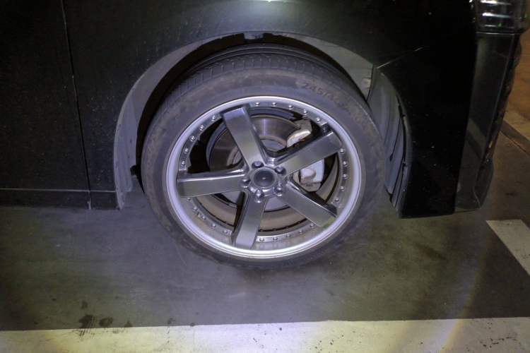 Used Toyota Vellfire 2021 Crown Dual-Engine 2.5L HV Prestige Edition Right Front Wheel Hub