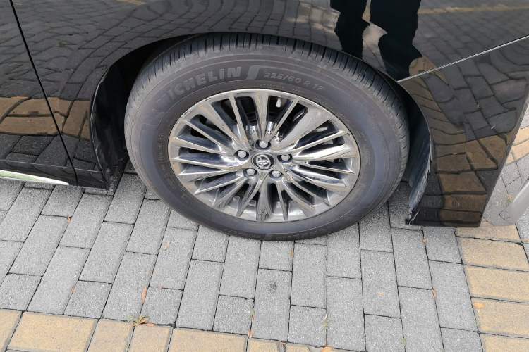 Used Toyota Vellfire 2021 Crown Dual-Engine 2.5L HV Supreme Edition Right Front Wheel Hub