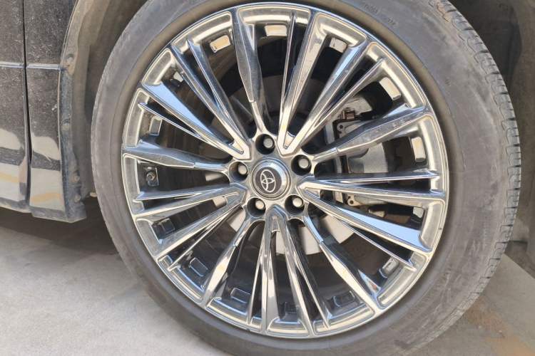 Used Toyota Vellfire 2021 Crown Dual-Engine 2.5L HV Prestige Edition Right Front Wheel Hub
