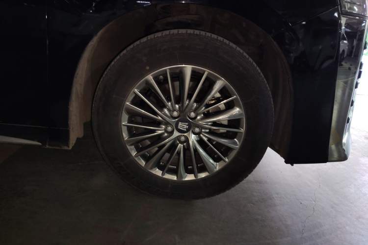 Used Toyota Vellfire 2021 Crown Dual-Engine 2.5L HV Supreme Edition Right Front Wheel Hub