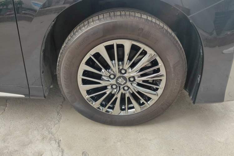 Used Toyota Vellfire 2021 Crown Dual-Engine 2.5L HV Supreme Edition Right Front Wheel Hub