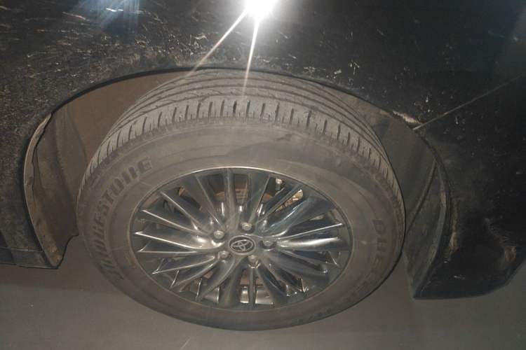 Used Toyota Vellfire 2021 Crown Dual-Engine 2.5L HV Prestige Edition Right Front Wheel Hub