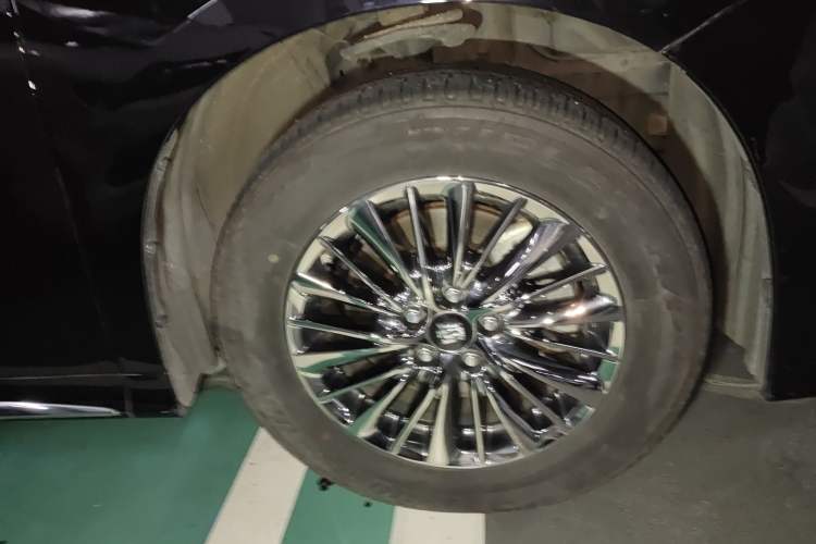 Used Toyota Vellfire 2021 Crown Dual-Engine 2.5L HV Supreme Edition Right Front Wheel Hub