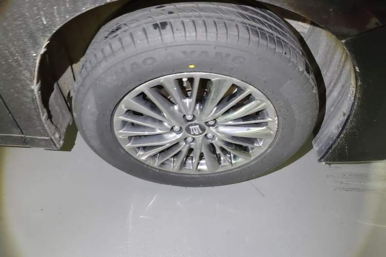 Used Toyota Vellfire 2021 Crown Dual-Engine 2.5L HV Prestige Edition Right Front Wheel Hub