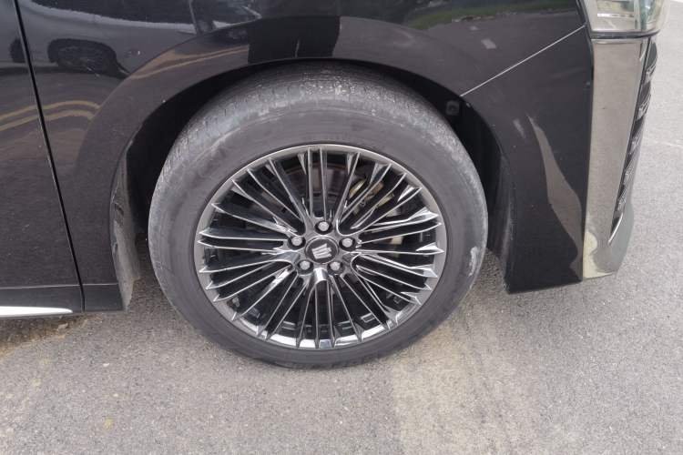 Used Toyota Vellfire 2021 Crown Dual-Engine 2.5L HV Supreme Edition Right Front Wheel Hub