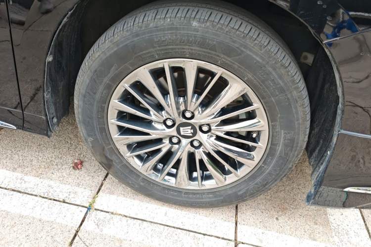 Used Toyota Vellfire 2021 Crown Dual-Engine 2.5L HV Luxury Edition Right Front Wheel Hub