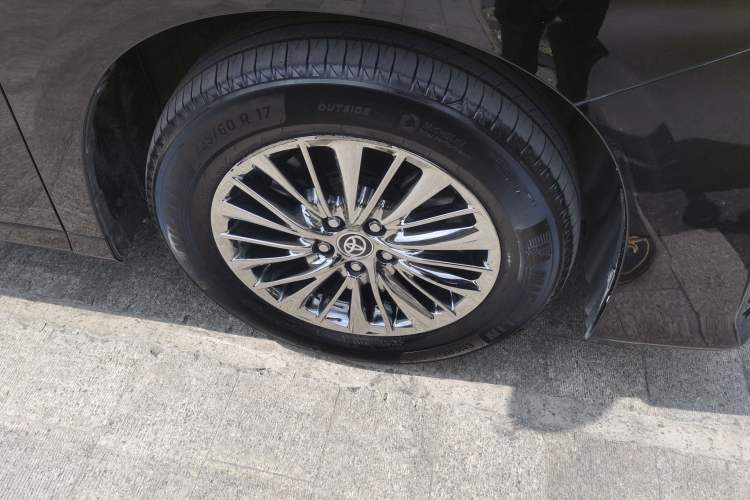 Used Toyota Vellfire 2021 Crown Dual-Engine 2.5L HV Prestige Edition Right Front Wheel Hub