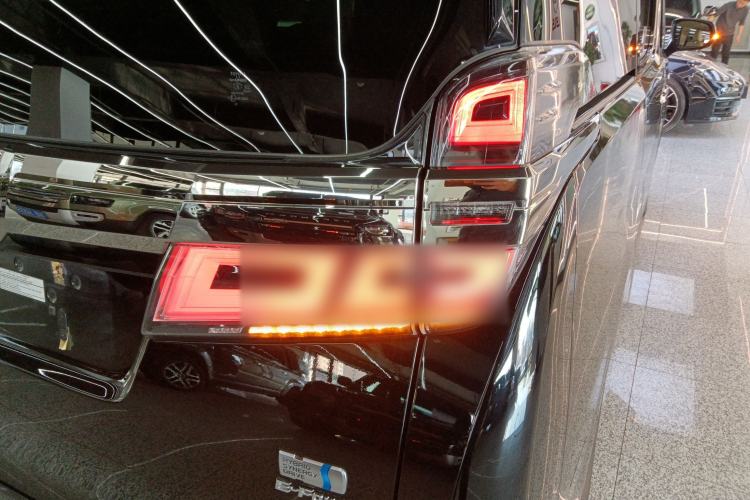 Used Toyota Vellfire 2021 Crown Dual-Engine 2.5L HV Prestige Edition Right Rear Taillight