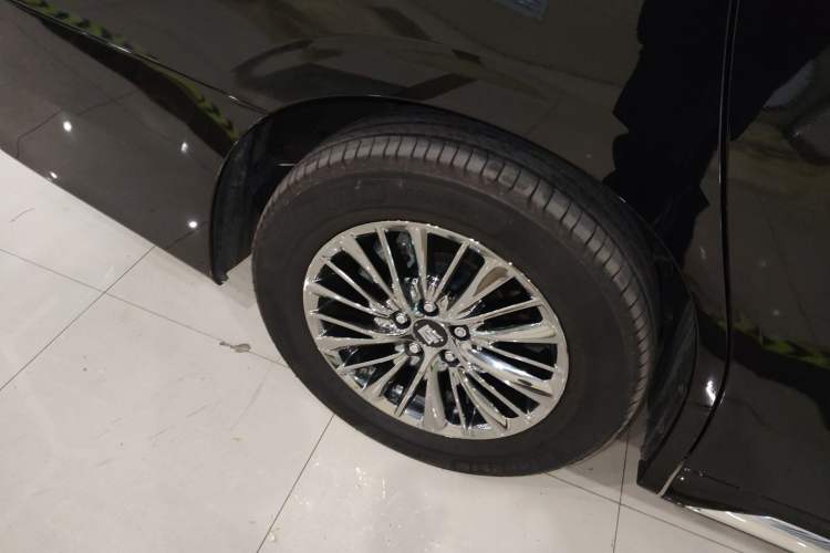 Used Toyota Vellfire 2021 Crown Dual-Engine 2.5L HV Prestige Edition Right Rear Wheel Hub