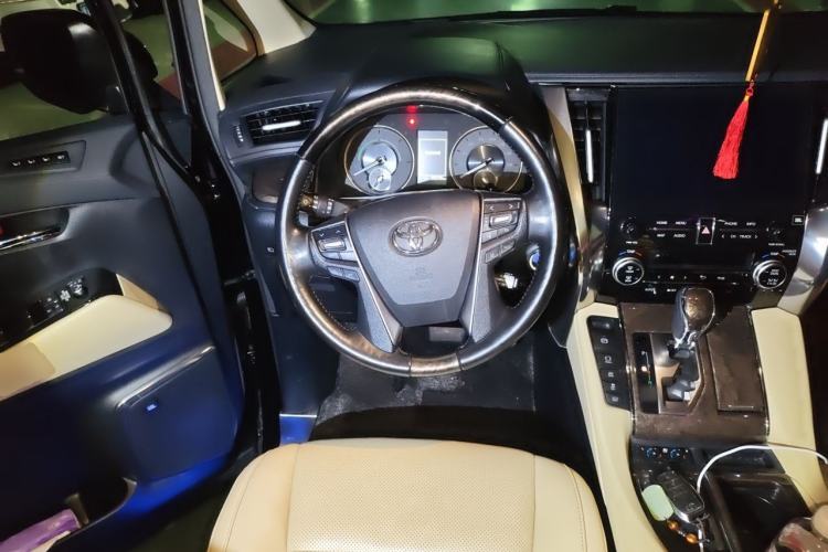 Used Toyota Vellfire 2021 Crown Dual-Engine 2.5L HV Prestige Edition Steering Wheel