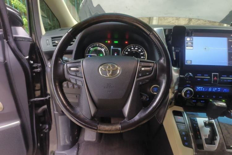 Used Toyota Vellfire 2021 Crown Dual-Engine 2.5L HV Prestige Edition Steering Wheel